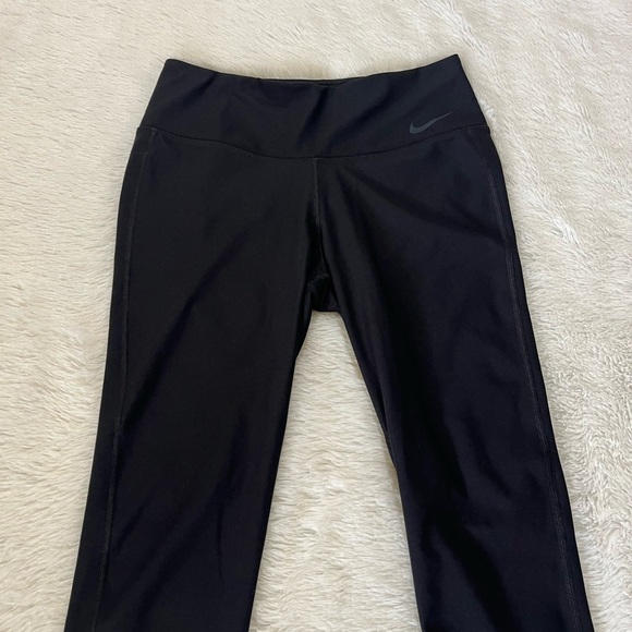 Nike Power Legend Black Crop Leggings Capris Tights Active Compression NWOT - Picture 4 of 13